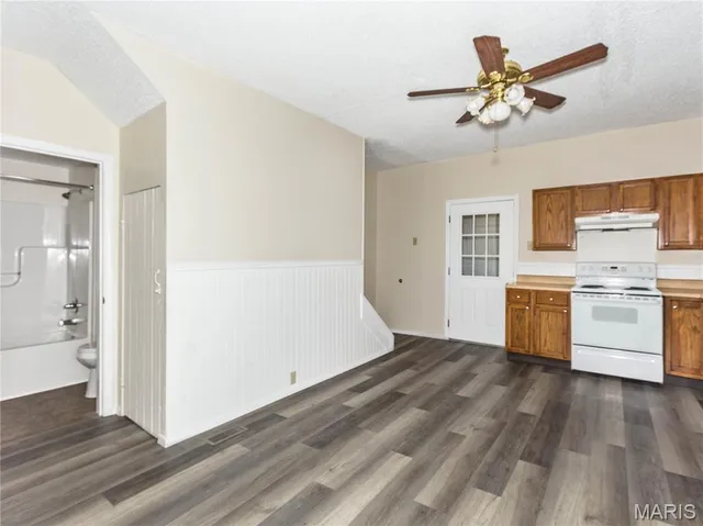 $179,900 | 147 West Wickliffe Avenue, Collinsville, IL 62234