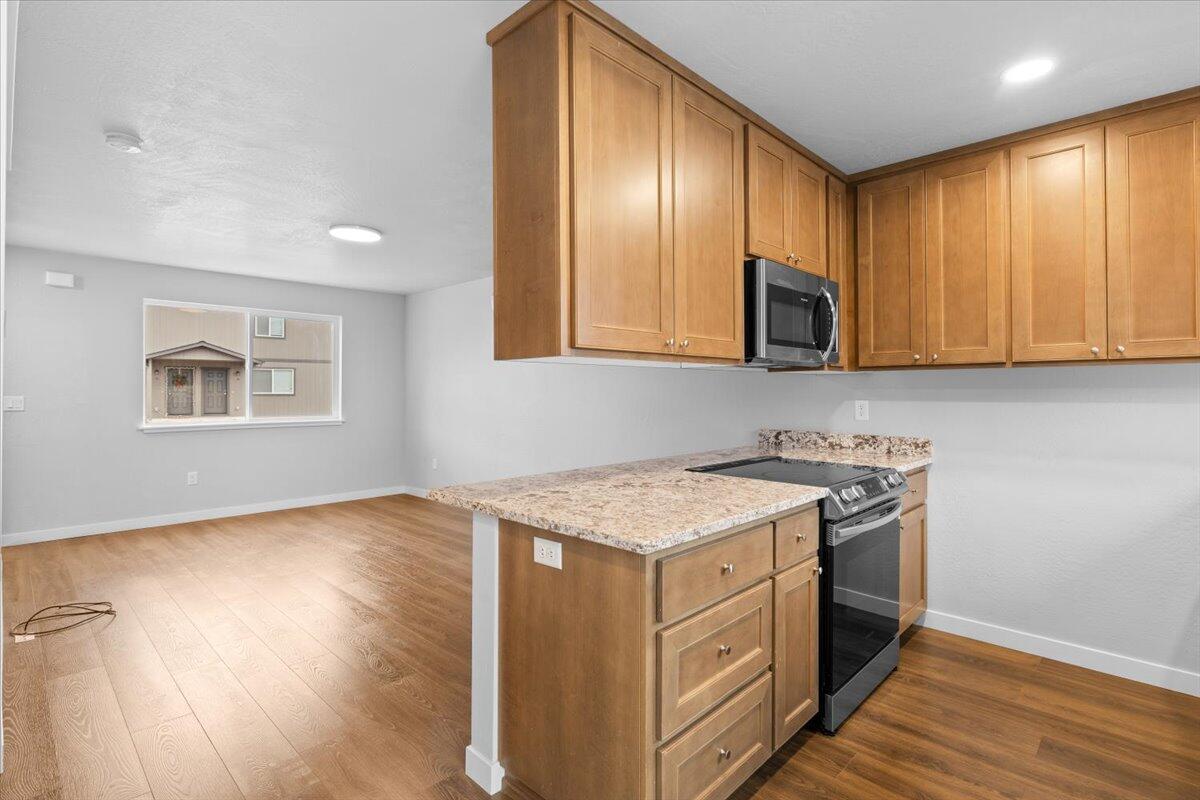 610 North Main Street, Unit 5A Phoenix, OR 97535 - Photo 9 of 16 09-CI_2176