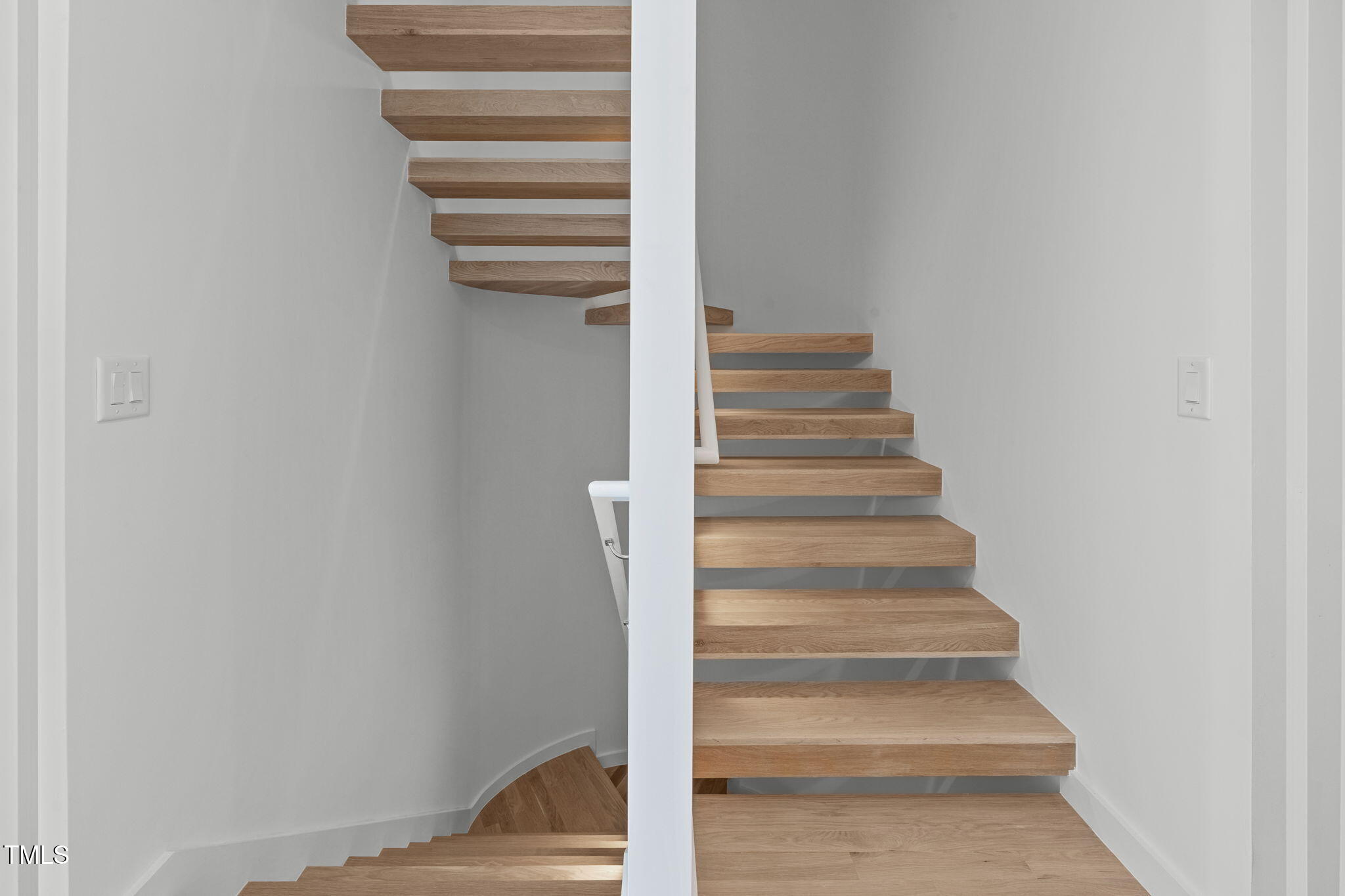 511 South Bloodworth Street, Unit 101 Raleigh, NC 27601 - Photo 15 of 51 a view of entryway