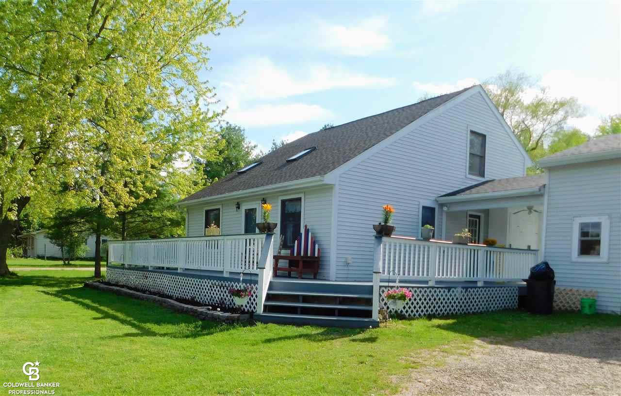 2250 Lakeshore Road Applegate, MI 48401 - Photo 1 of 44 50013117.JPG