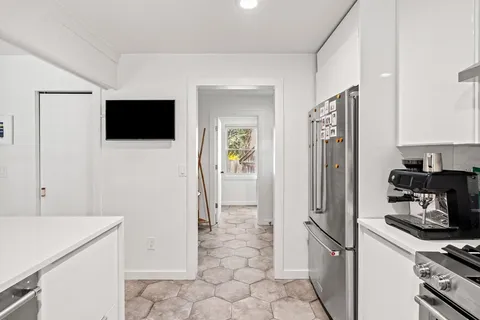 $1,299,000 | 8 R Rolfe's Lane, Newbury, MA 01951
