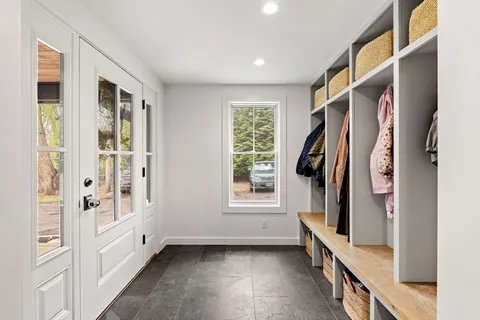 $1,299,000 | 8 R Rolfe's Lane, Newbury, MA 01951
