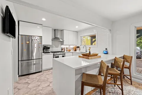 $1,299,000 | 8 R Rolfe's Lane, Newbury, MA 01951
