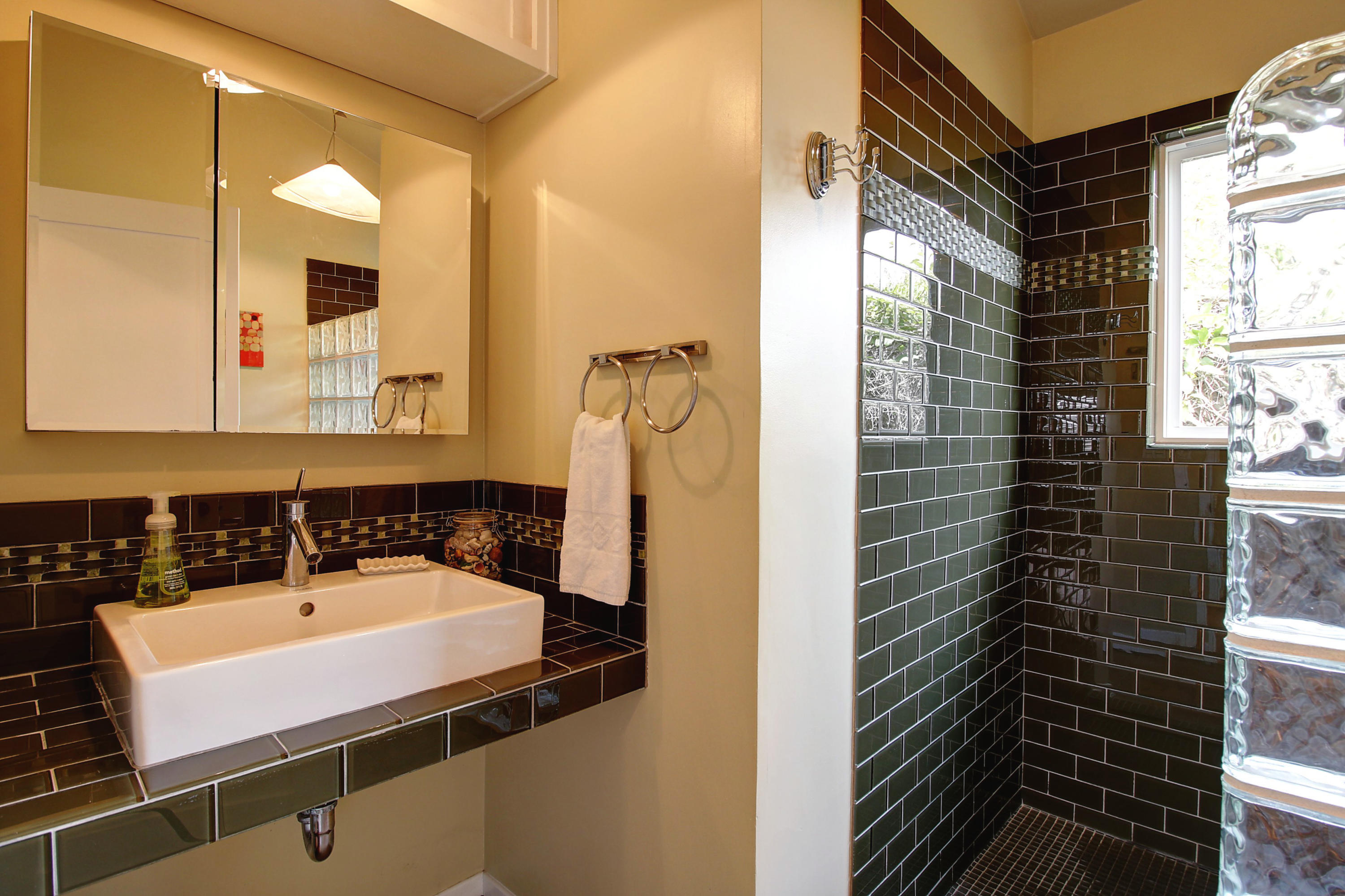 2947 Foothill Road Santa Barbara, CA 93105 - Photo 18 of 34 Bathroom
