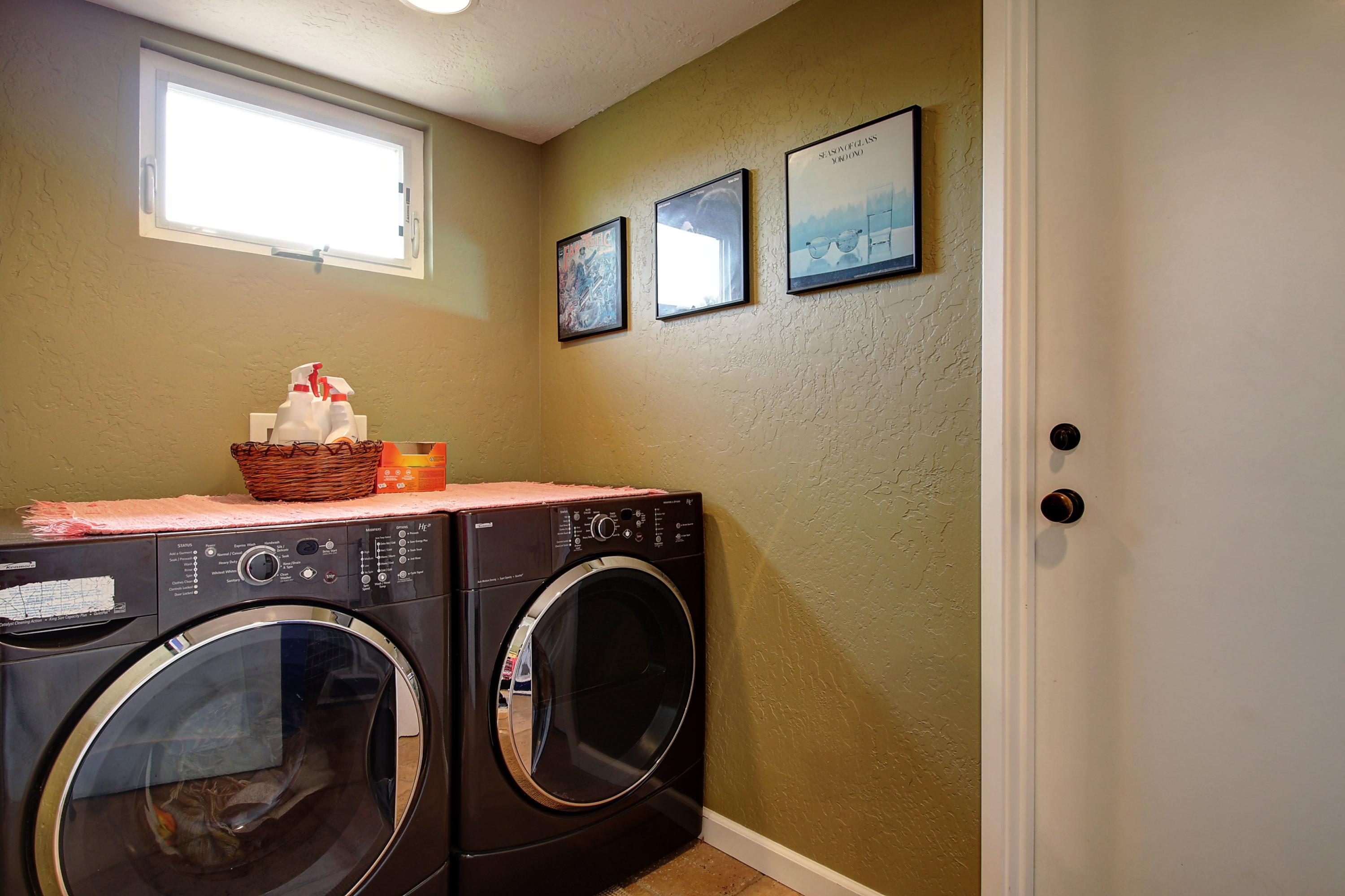2947 Foothill Road Santa Barbara, CA 93105 - Photo 30 of 34 Laundry