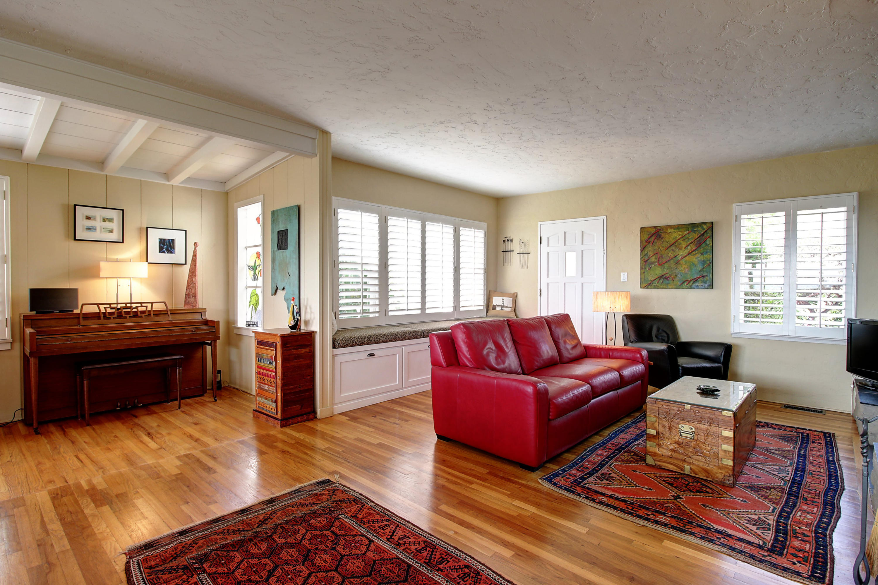 2947 Foothill Road Santa Barbara, CA 93105 - Photo 8 of 34 Living Room