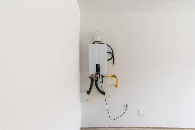 a picture of a bathroom