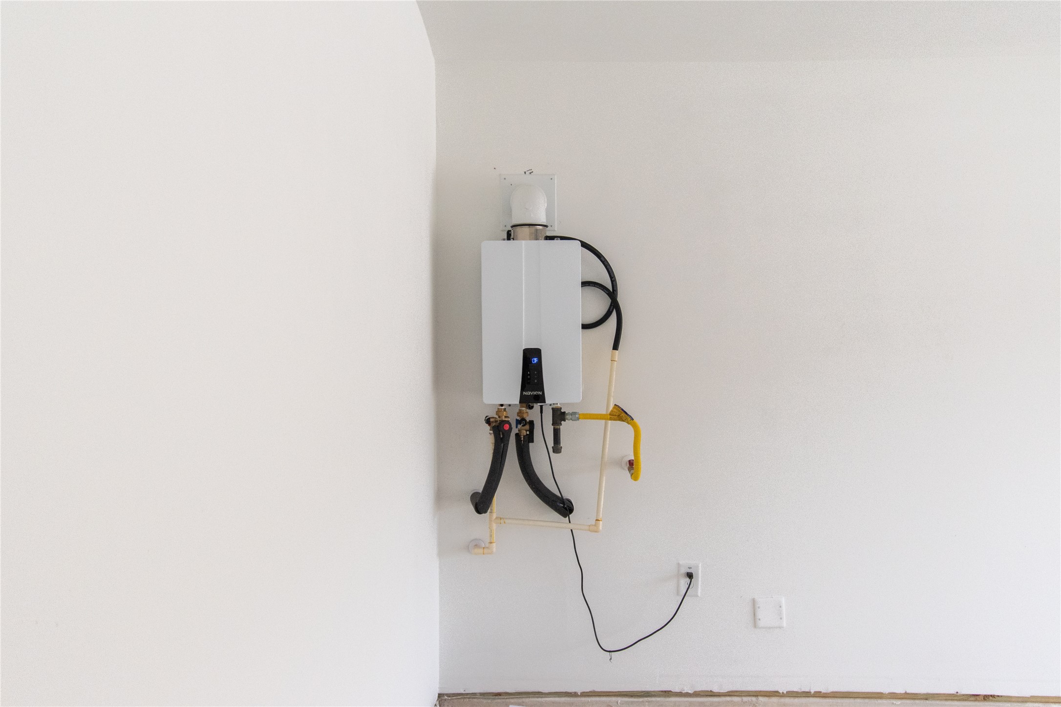 31432 Moore Road Magnolia, TX 77354 - Photo 23 of 26 a picture of a bathroom