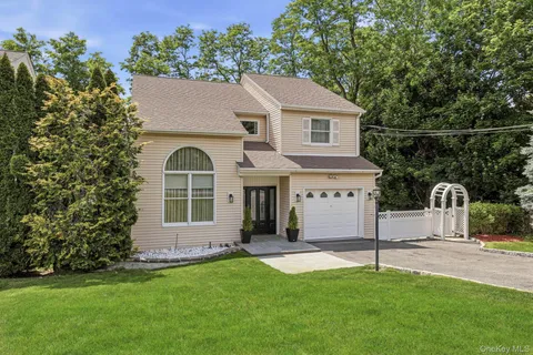 $949,000 | 127 Fairfax Avenue, Hawthorne, NY 10532