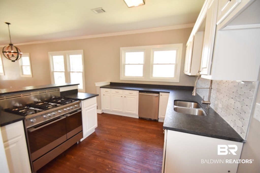 214 Grand Boulevard Mobile, AL 36607 - Photo 6 of 20