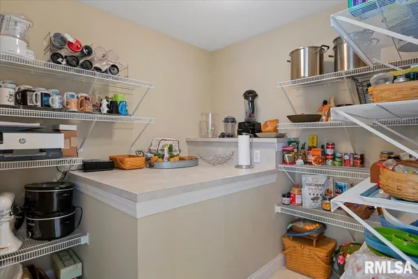 $499,900 | 28360 Quarton Road, Palmyra, IL 62674