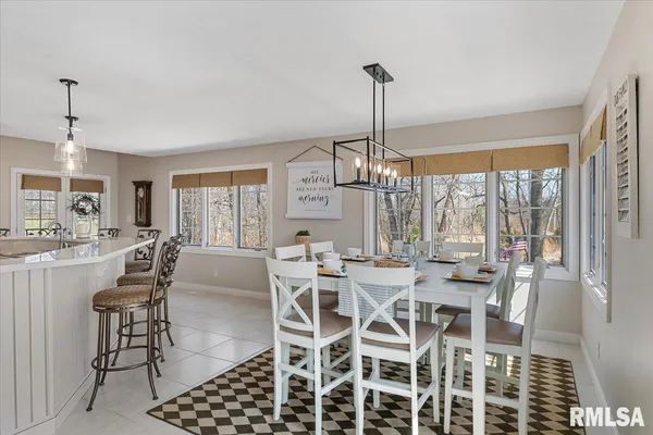 $499,900 | 28360 Quarton Road, Palmyra, IL 62674