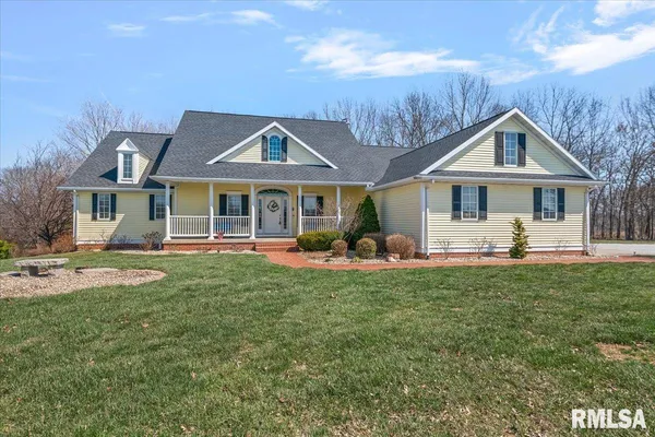 $499,900 | 28360 Quarton Road, Palmyra, IL 62674