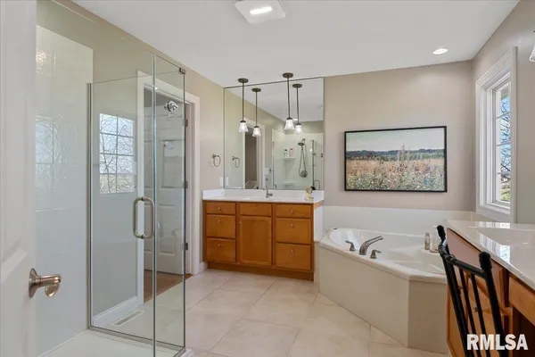 $499,900 | 28360 Quarton Road, Palmyra, IL 62674