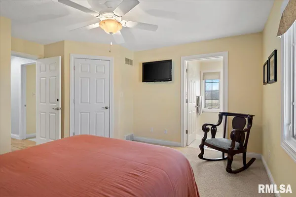 $499,900 | 28360 Quarton Road, Palmyra, IL 62674