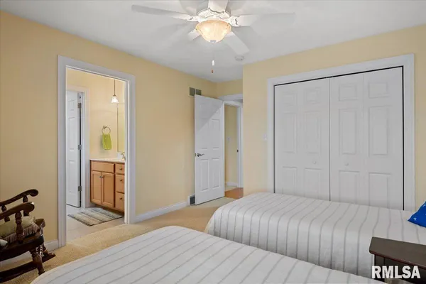 $499,900 | 28360 Quarton Road, Palmyra, IL 62674