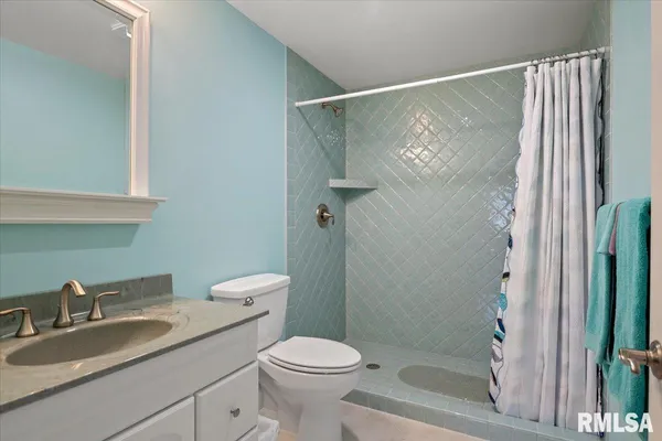 $499,900 | 28360 Quarton Road, Palmyra, IL 62674