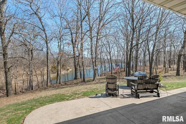 $499,900 | 28360 Quarton Road, Palmyra, IL 62674