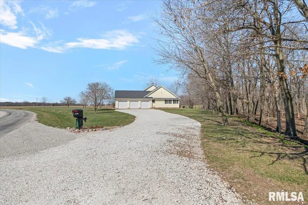 $499,900 | 28360 Quarton Road, Palmyra, IL 62674