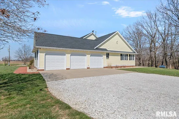 $499,900 | 28360 Quarton Road, Palmyra, IL 62674