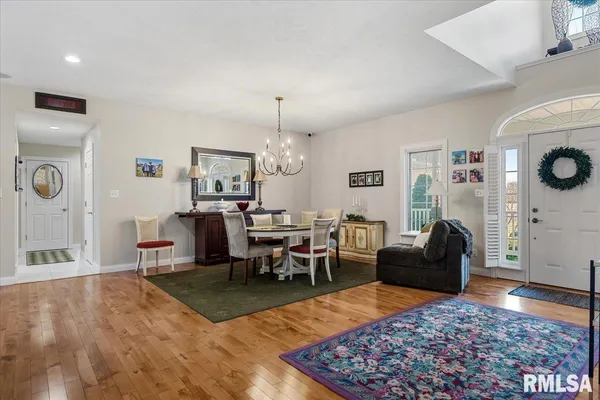 $499,900 | 28360 Quarton Road, Palmyra, IL 62674