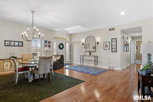 $499,900 | 28360 Quarton Road, Palmyra, IL 62674