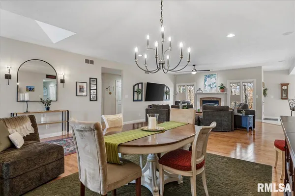 $499,900 | 28360 Quarton Road, Palmyra, IL 62674