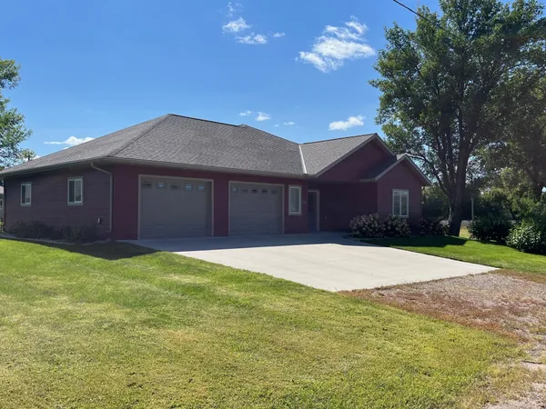 $349,900 | 177 Pine Street, Dawson, MN 56232