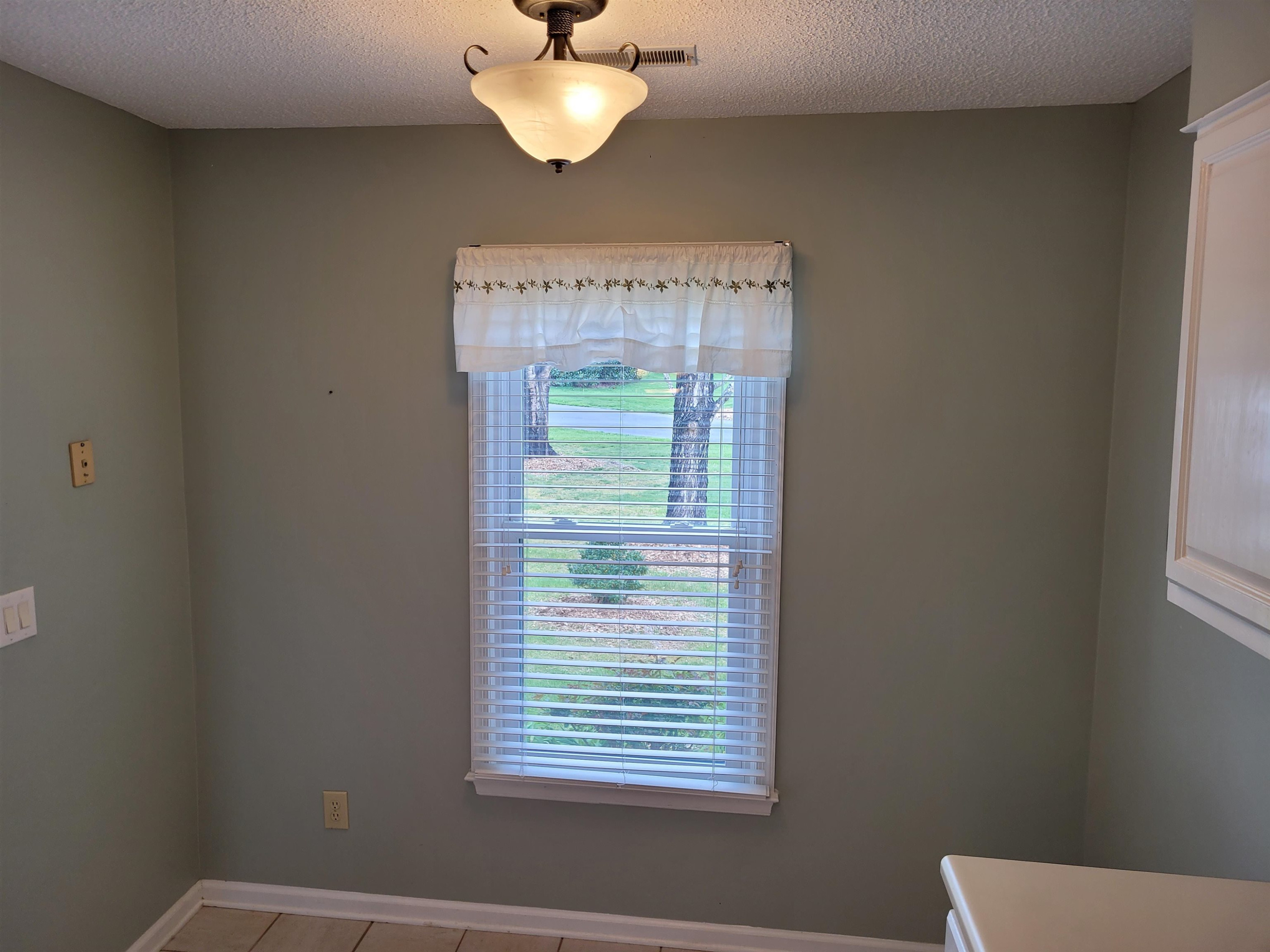 2612 Cottage Circle Raleigh, NC 27613 - Photo 5 of 25 Photo 5