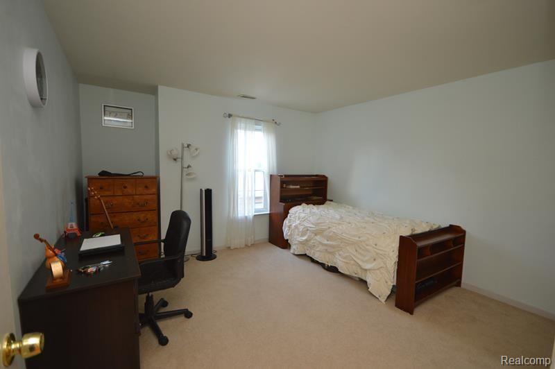 1635 Huntington Park, Unit F Rochester Hills, MI 48309 - Photo 9 of 11