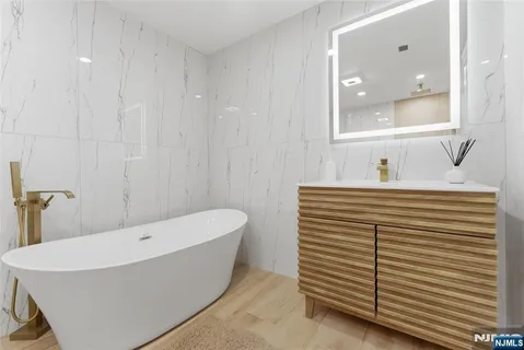 $850,000 | 33 East Lincoln Street, Verona, NJ 07044