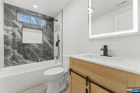 $850,000 | 33 East Lincoln Street, Verona, NJ 07044