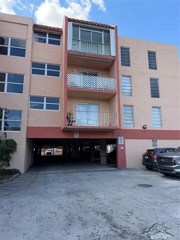 $2,300 | 6190 West 19th Avenue, Unit 303, Hialeah, FL 33012