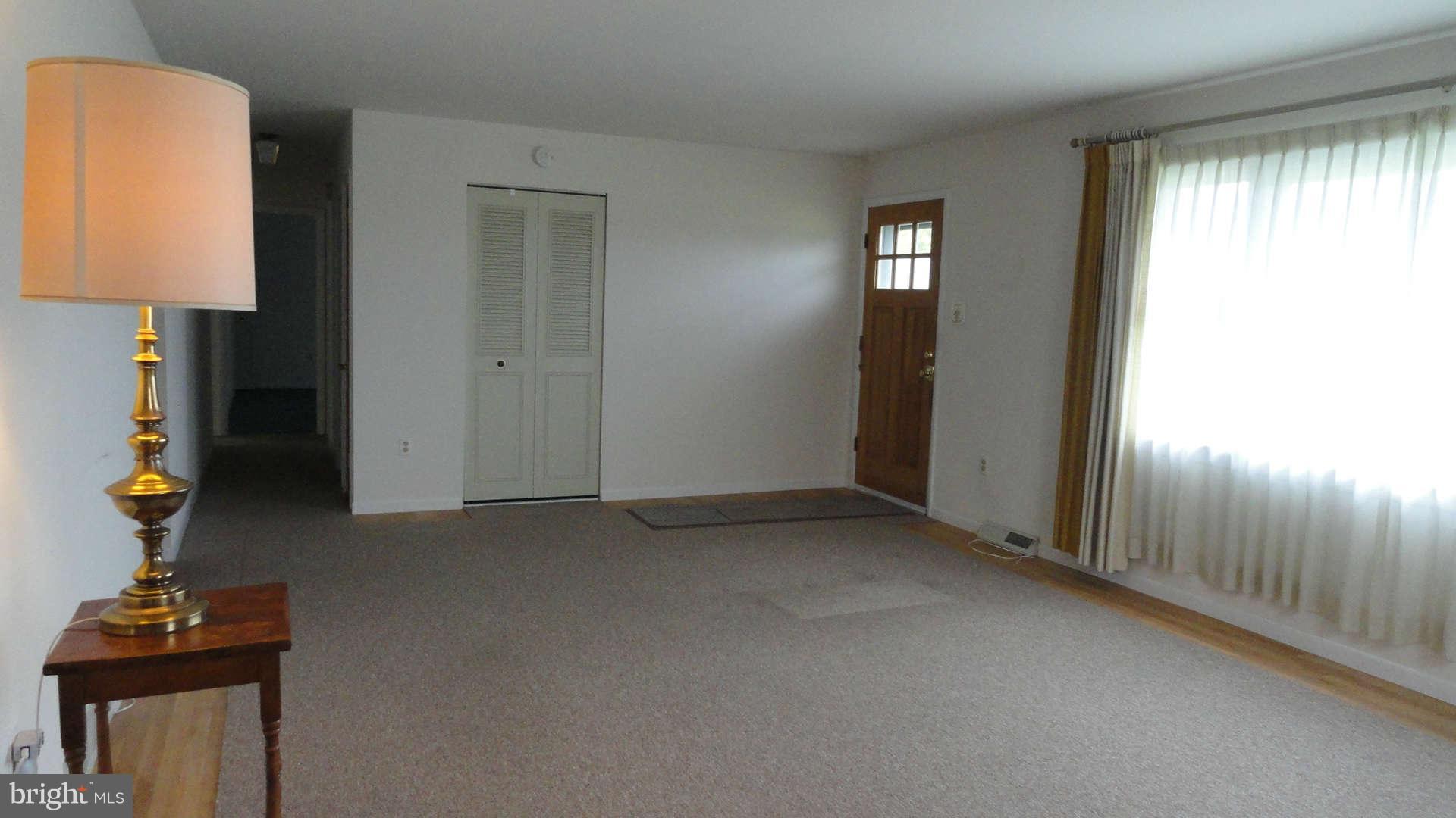 964 Valley Road Knoxville, MD 21758 - Photo 5 of 16 Living Room