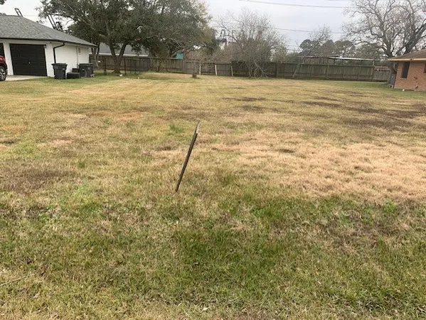 $59,500 | 407 Shore Acres Boulevard, Shoreacres, TX 77571