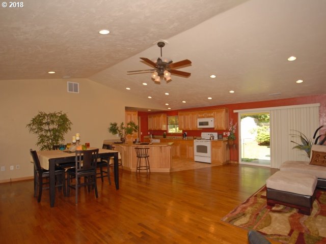3282 Game Farm Road Springfield, OR 97477 - Photo 14 of 25