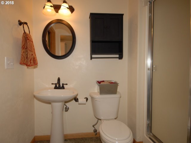 3282 Game Farm Road Springfield, OR 97477 - Photo 17 of 25