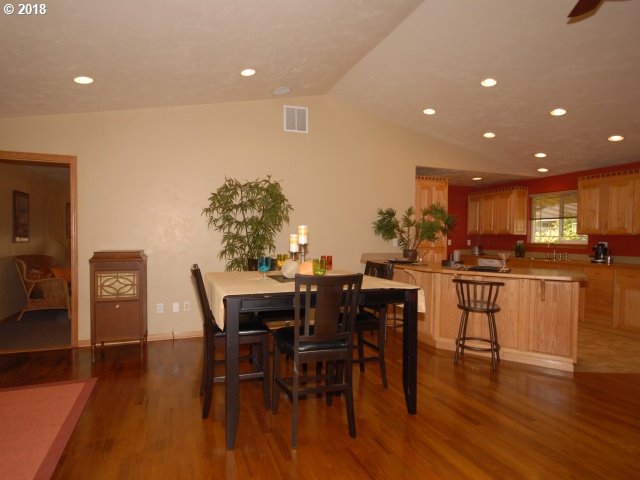 3282 Game Farm Road Springfield, OR 97477 - Photo 7 of 25