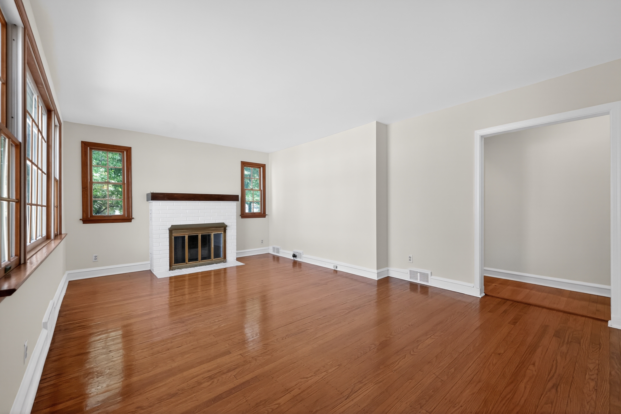 36 Decatur Road Havertown, PA 19083 - Photo 4 of 35 Living Room