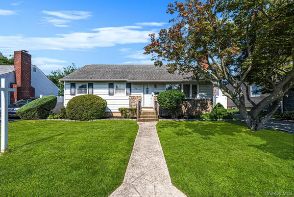 $699,000 | 177 10th Street, Bethpage, NY 11714