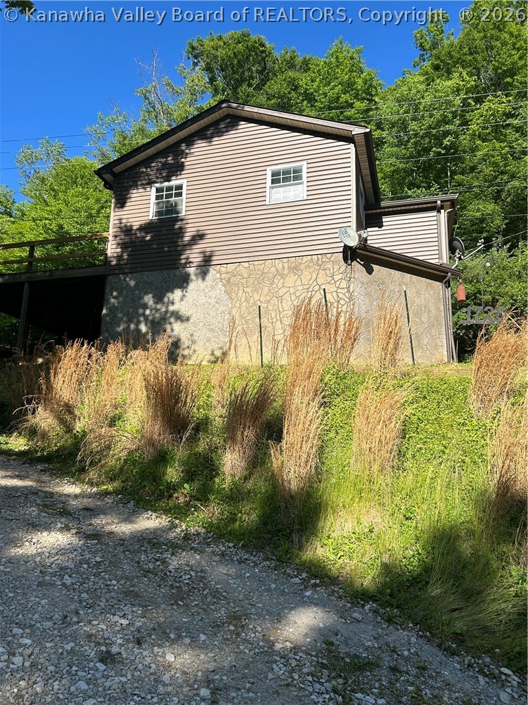 1726 Trace Fork Road Chapmanville, WV 25508 - Photo 3 of 18 Gallery Image 3