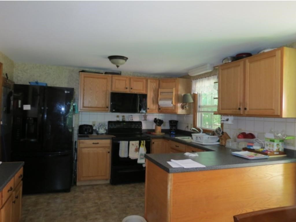 30 Betts Road Rochester, NH 03867 - Photo 2 of 17