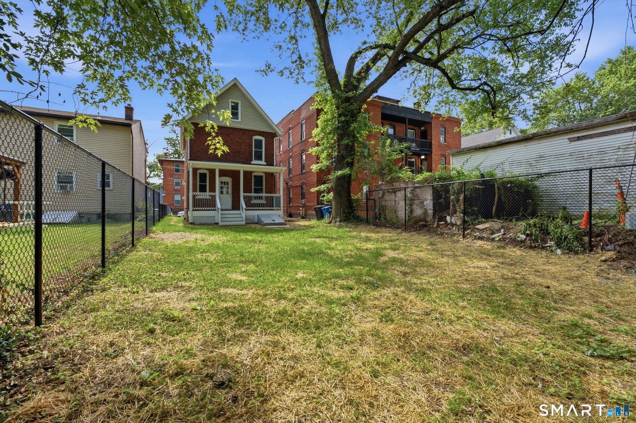 41 Center Street Hartford, CT 06120 - Photo 37 of 38