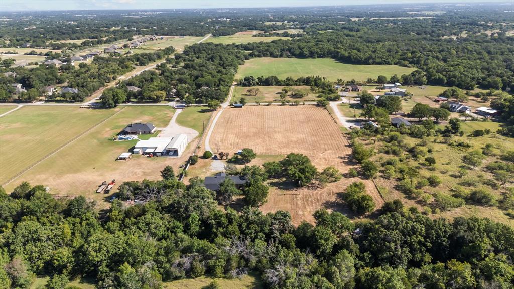 150 Sandlin Court Springtown, TX 76082 - Photo 6 of 38