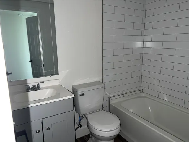 $750 | 201 Eastwood Street, Unit 3, Houston, TX 77011