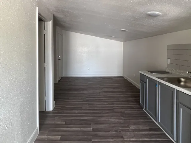 $750 | 201 Eastwood Street, Unit 3, Houston, TX 77011