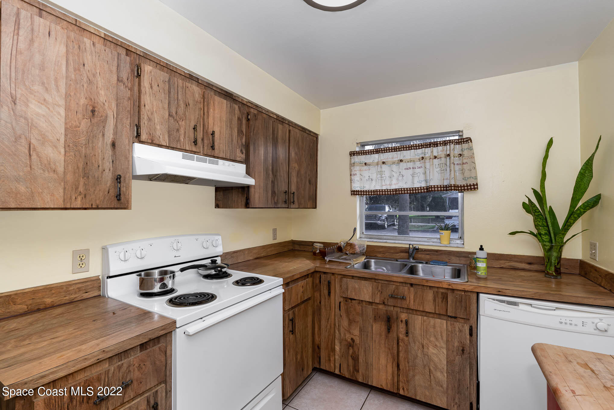 1514 Clearlake Road, Unit 148 Cocoa, FL 32922 - Photo 3 of 18 DSC00117-Edit