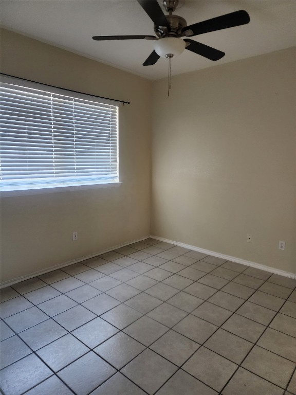 3102 Northwest Boulevard, Unit A Georgetown, TX 78628 - Photo 5 of 9 a view of an empty room and a window