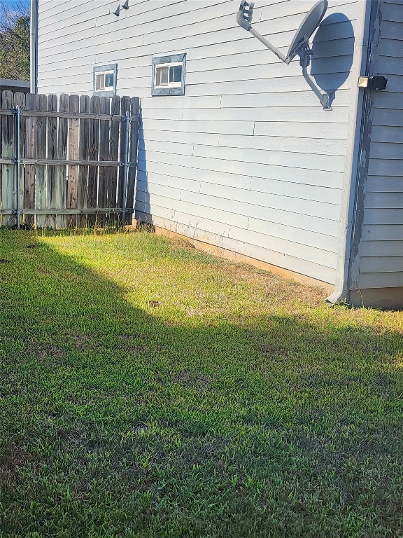 3102 Northwest Boulevard, Unit A Georgetown, TX 78628 - Photo 7 of 9 a view of backyard with small cabin