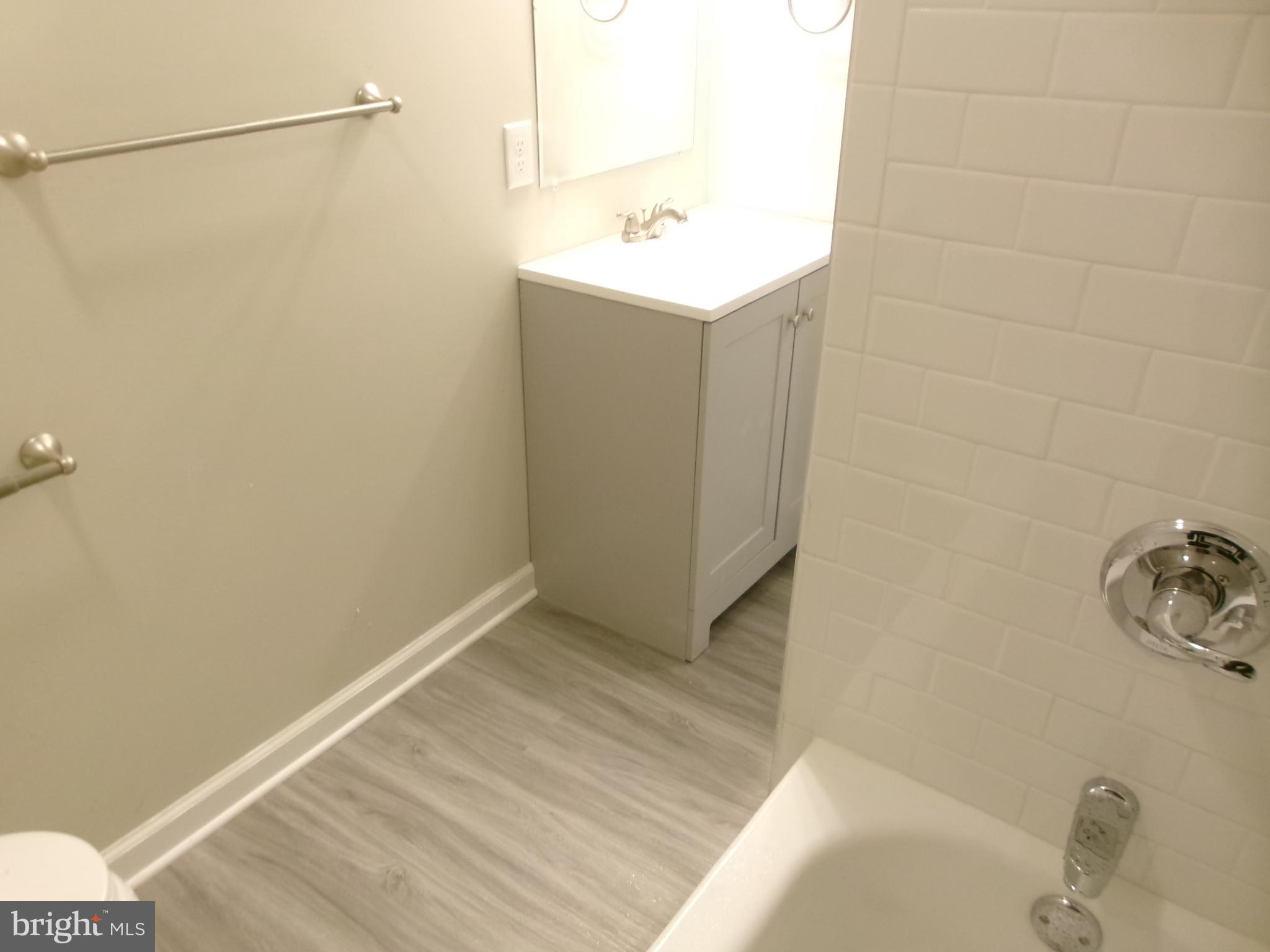 425 Grape Street Warminster, PA 18974 - Photo 14 of 26 Bathroom